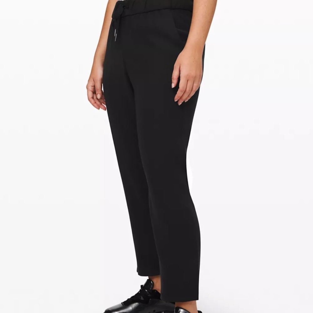 Lululemon On the Fly 7/8 Pant, Woven, Size 12
